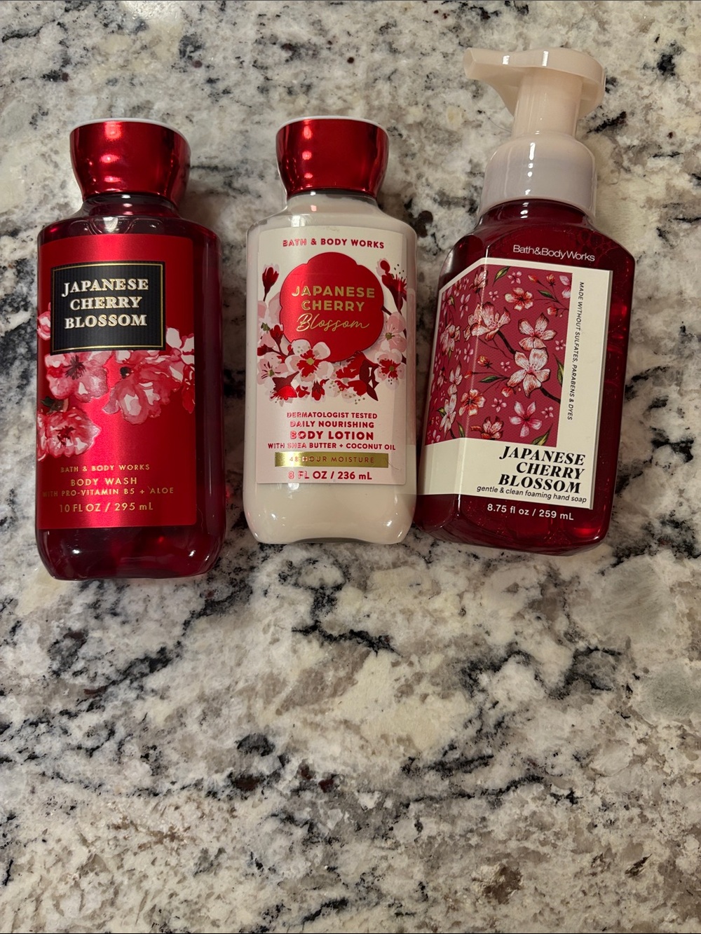 Bath & Body Works Japanese Cherry Blossom Red & White Bath Set - Picture 2 of 6